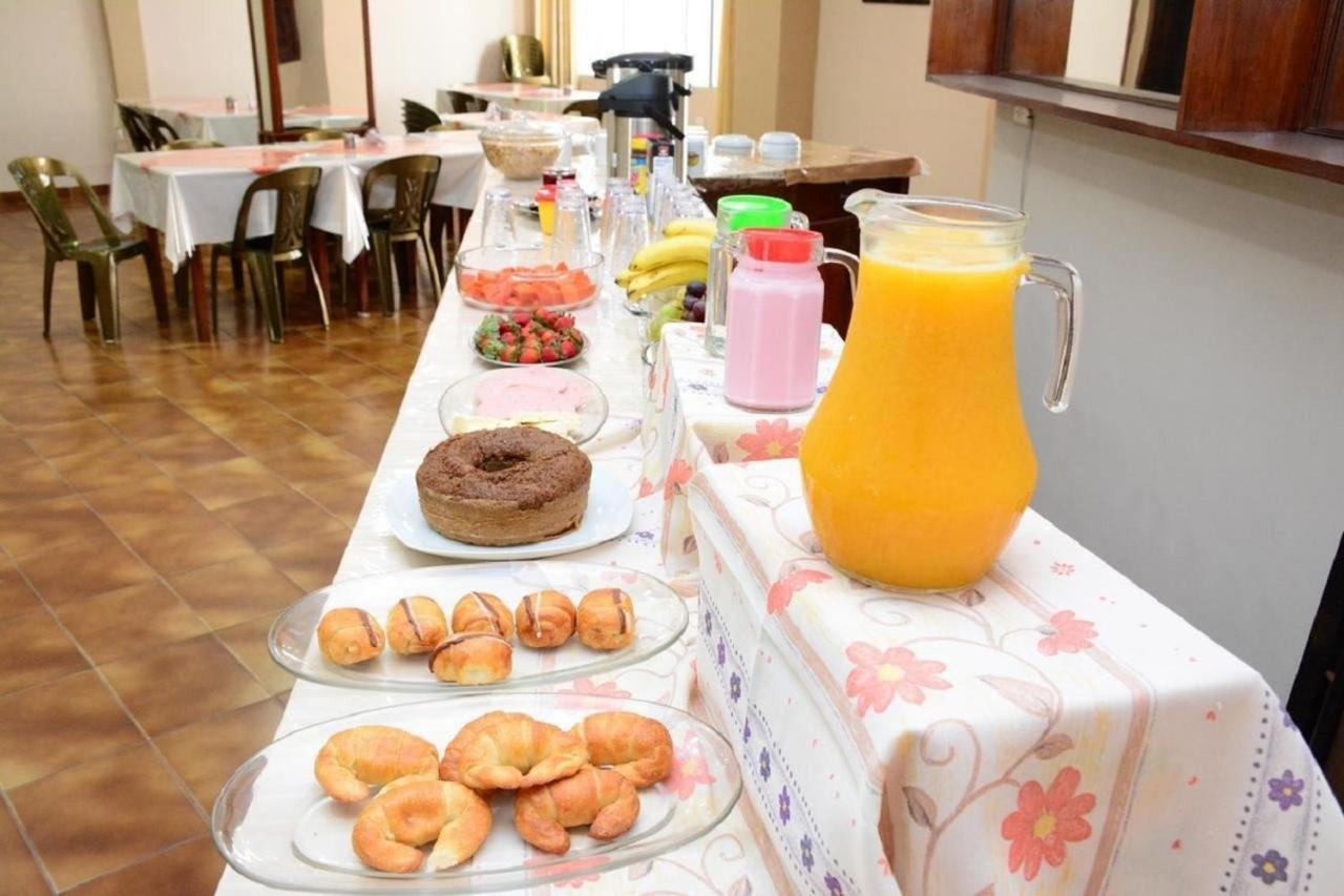 Hostal Ibiza Santa Cruz de La Sierra Bagian luar foto